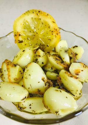 صورة لوصفة مخلل الثوم بزيت الزيتون 😋