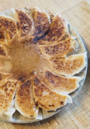 Una foto de Gyoza, Empanadillas japonesas🥟