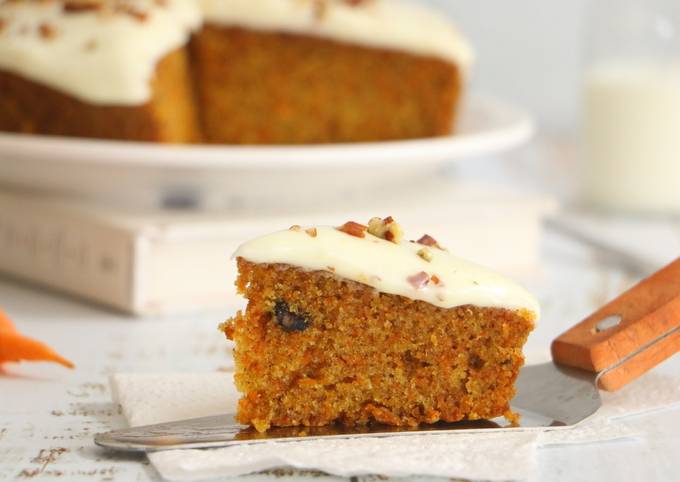 Simple Way to Prepare Any-night-of-the-week Moist and Easy Carrot Cake