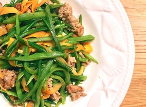 Hình của món Đậu Que Dẹp Xào Cà Rốt Thịt Bằm.