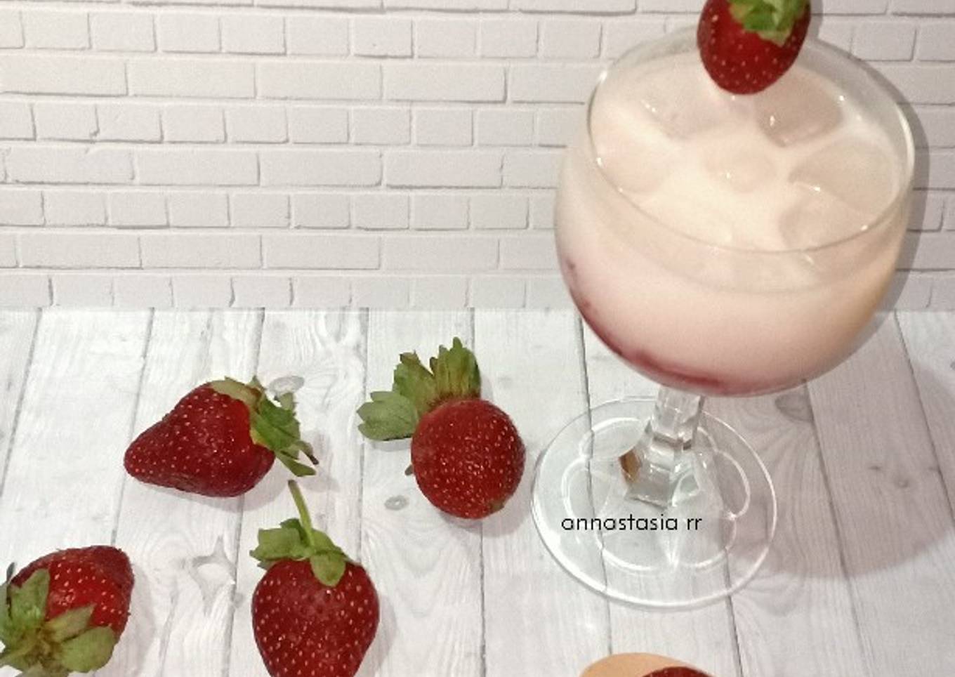 Korean Strawberry Milk