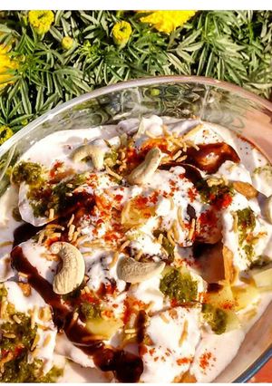 A picture of Dahi Bhalla.