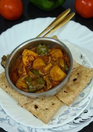 A picture of Aloo Paneer With Capsicum Curry/ Paneer Aloo Aur Shimla Mirch Ki Tariwali Sabzi.
