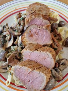 Schweinelendchen mit Bandnudeln und Pilzsosse Rezepthauptbild