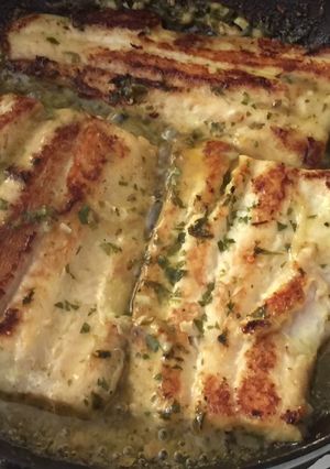 Una foto de Lomo de atún en salsa de limón 