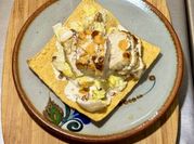 Una foto de almendras tostadas
