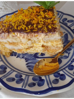 Una foto de Tiramisú de naranja
