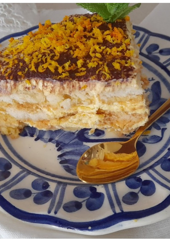 Una foto de Tiramisú de naranja