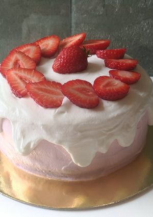 Foto di Torta alle fragole effetto gelato