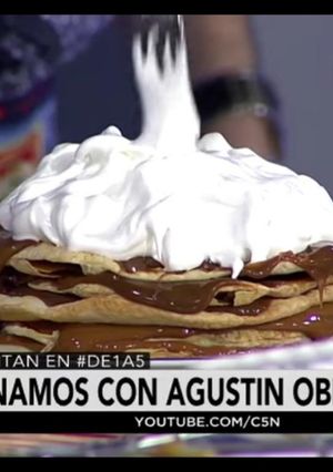 Una foto de Rogel clásico (con tapas de empanadas)