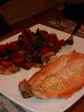 Salmón rosado frío con chambota (Ciambota) caliente
