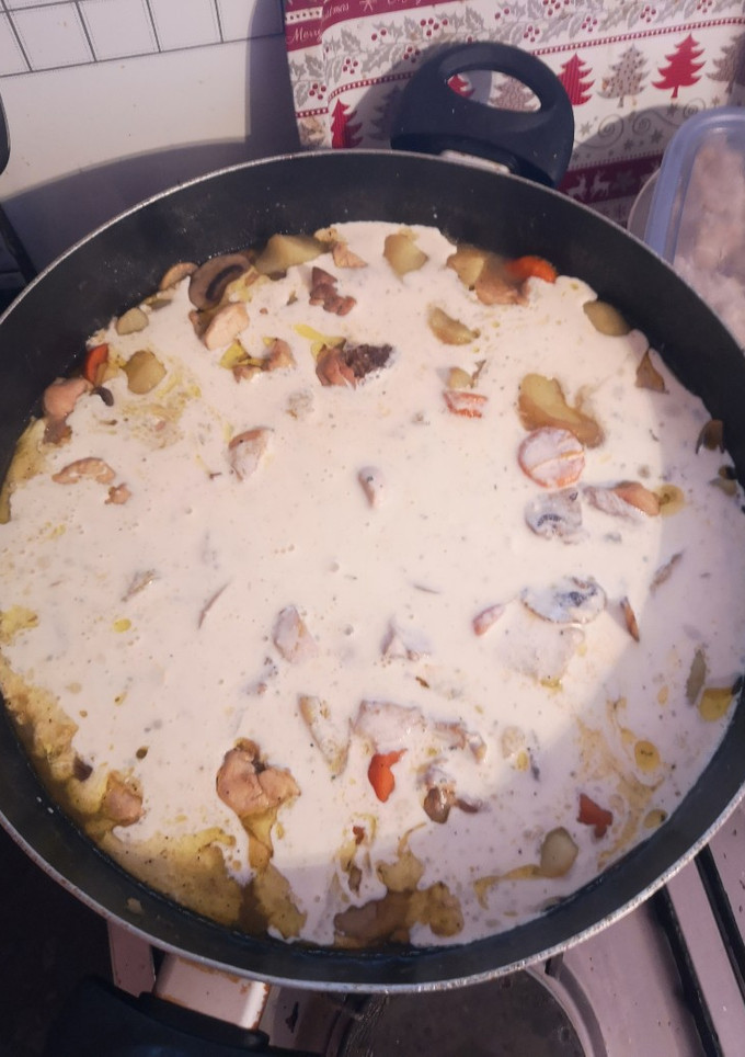 Una foto de Pollo al strogonoff