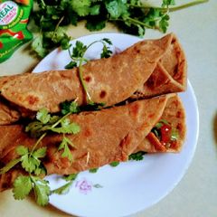 A picture of Paratha roll.