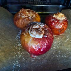 A picture of Delicious Baked Apples.