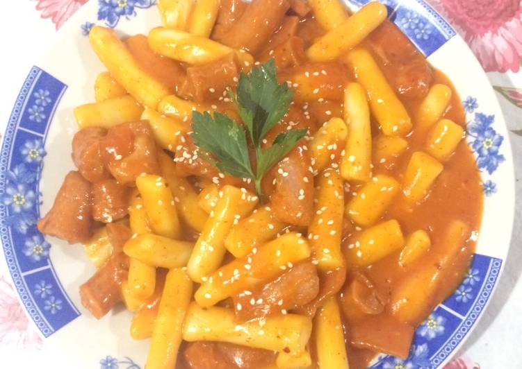 Tteokbokki (kue beras pedas ala korea)