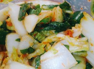 Una foto de Kimchi coreano vegetariano fácil!☺️