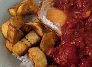 Foto principal de Arroz a la Cubana con Plátano Frito