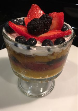 Una foto de Copa de frutas del bosque y torta de calabaza