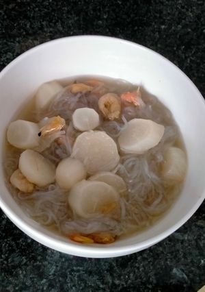 Hình của món Miến dong nấu tôm khô củ cải.