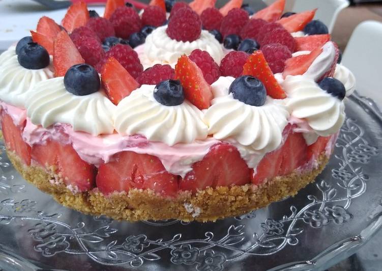 Simple Way to Prepare Ultimate Berry Cheescake
