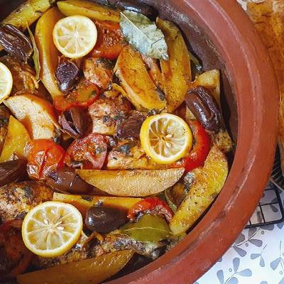 Tajín marroquí de pollo y patatas Receta de Marta GC- Cookpad