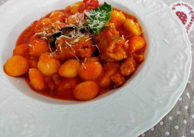 Recipe of Ultimate Gnocchi con salsiccia speck parmigiano