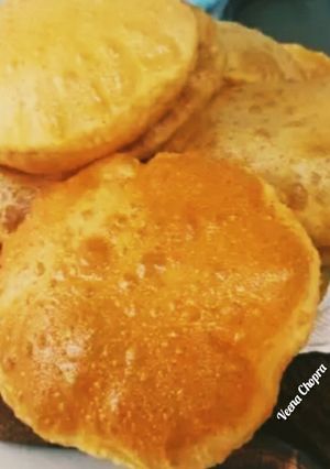 पूरी (poori recipe in Hindi) रेसिपी मुख्य फोटो