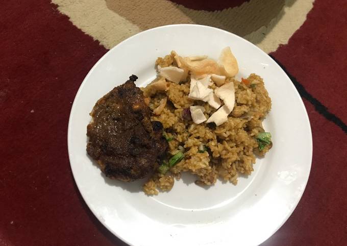 Nasi goreng Jamur+ Ayam bakar bumbu Sate