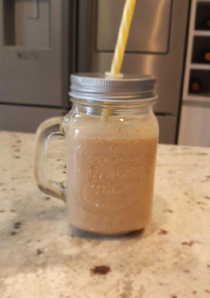 Una foto de Batido de plátano y galletas