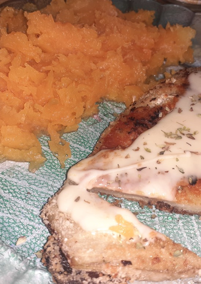 Una foto de Milanesa de berenjena rellena