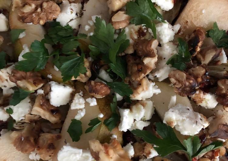 Recipe: Yummy Warm salad: pear, radicchio and chicory - vegetarian