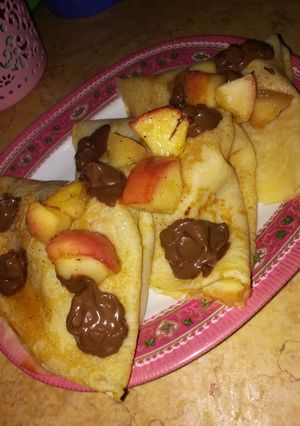 صورة لوصفة كريب بالتفاح والنوتيلا 🍫🍫🍫🌰🌰🌰