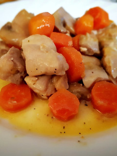 Una foto de Estofado de pollo con un toque cítrico