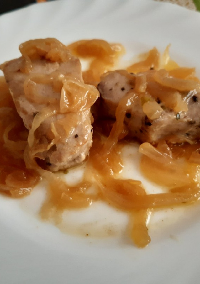 Una foto de Atún encebollado