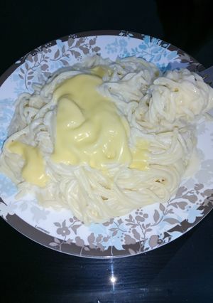 صورة لوصفة أسهل وصفة سباغتي بصلصة بيضاء للعشاء،😋