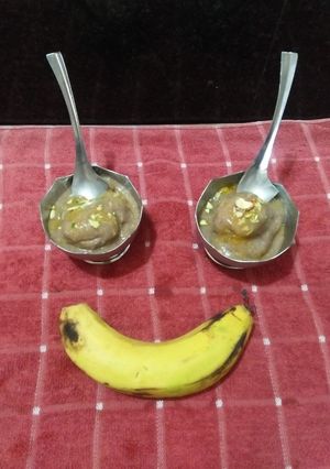 બનાના આઈસ્ક્રિમ (Banana ice-cream recipe in gujarati) રેસીપી મુખ્ય ફોટો