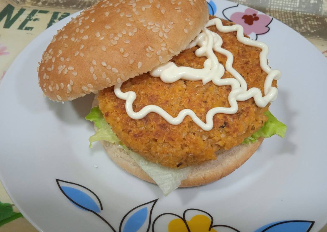 Hamburguesa de garbanzos y quinoa