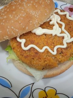 Una foto de Hamburguesa de garbanzos y quinoa