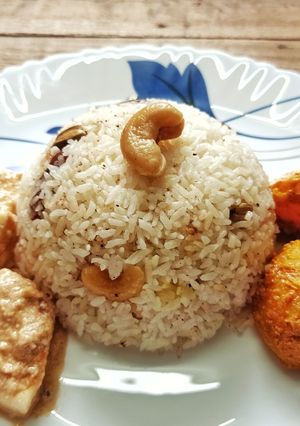 দুধ পোলাও বা পুষ্পান্ন (doodh pulao ba pushpanyo recipe in Bengali) রেসিপির প্রধান ছবি