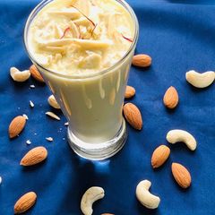 A picture of Dry fruit milkshake.