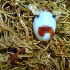 A picture of Egg chowmin.