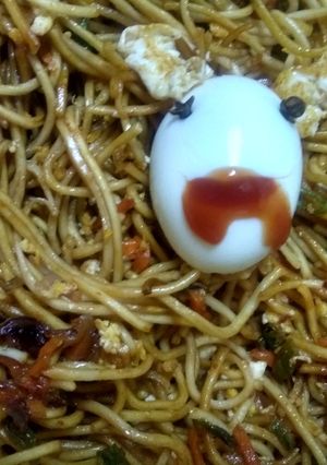 A picture of Egg chowmin.