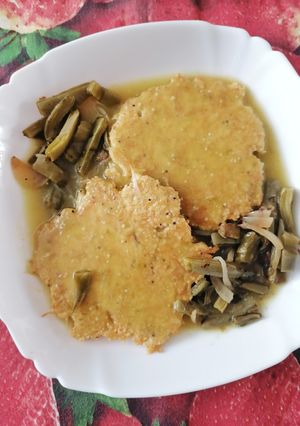 Una foto de Tortitas de pollo en salsa verde 😋