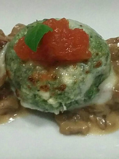 Una foto de Malfatti con ragout de setas