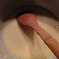 Una foto de Leche condensada casera
