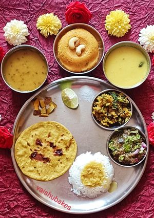A picture of Daal Chawal (वरण भात).