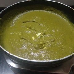 A picture of Palak paneer.