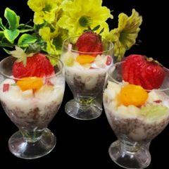 Fruit cream pudding A picture of Fruit cream pudding.