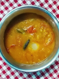 தக்காளி சாம்பார் (Thakkaali sambar recipe in tamil) செய்முறை முக்கிய புகைப்படம்