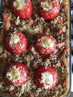 Une photo de Gratin de légumes et tomates farcies mozzarella